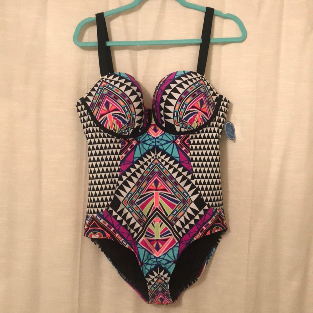 Super cute 👙 One Piece Swimsuit!